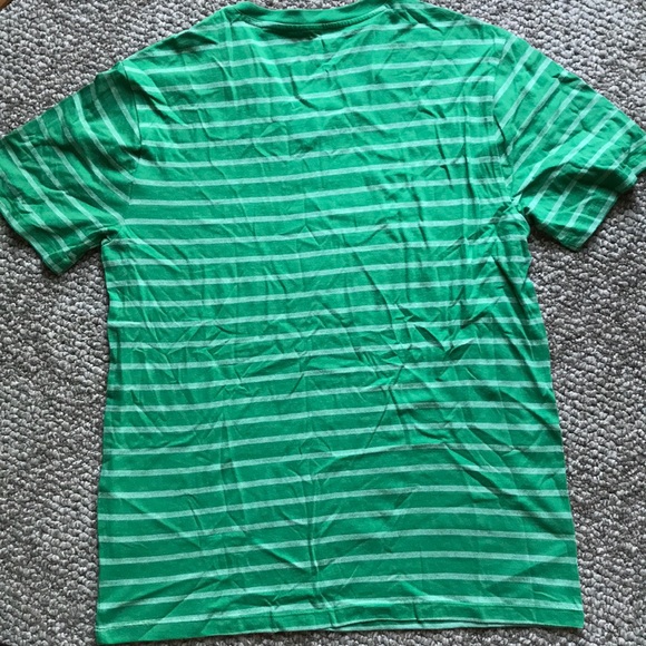 NWT men’s gap tee shirt - Picture 4 of 4